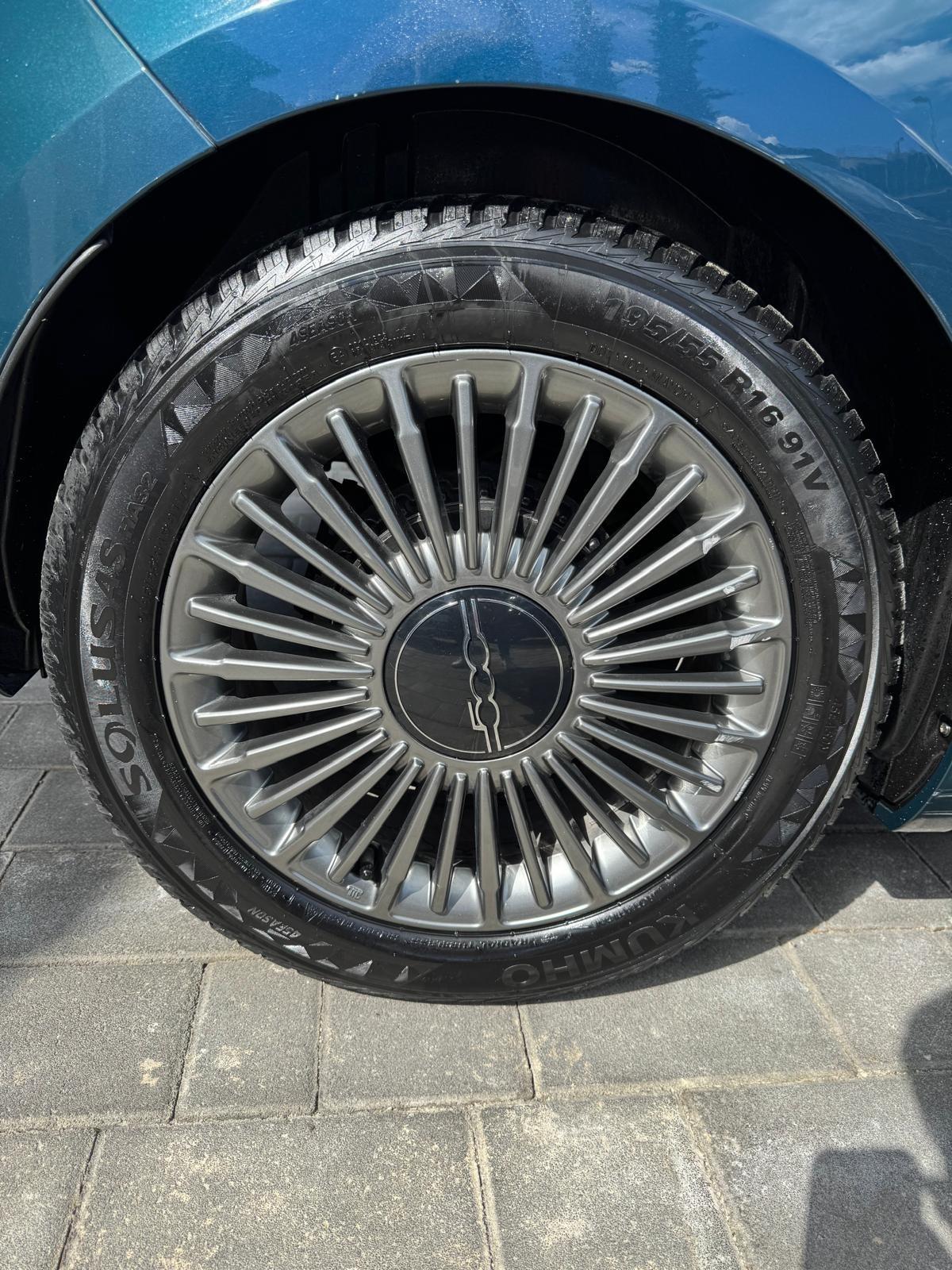 Fiat 500 500e Berlina 42 kWh La Prima