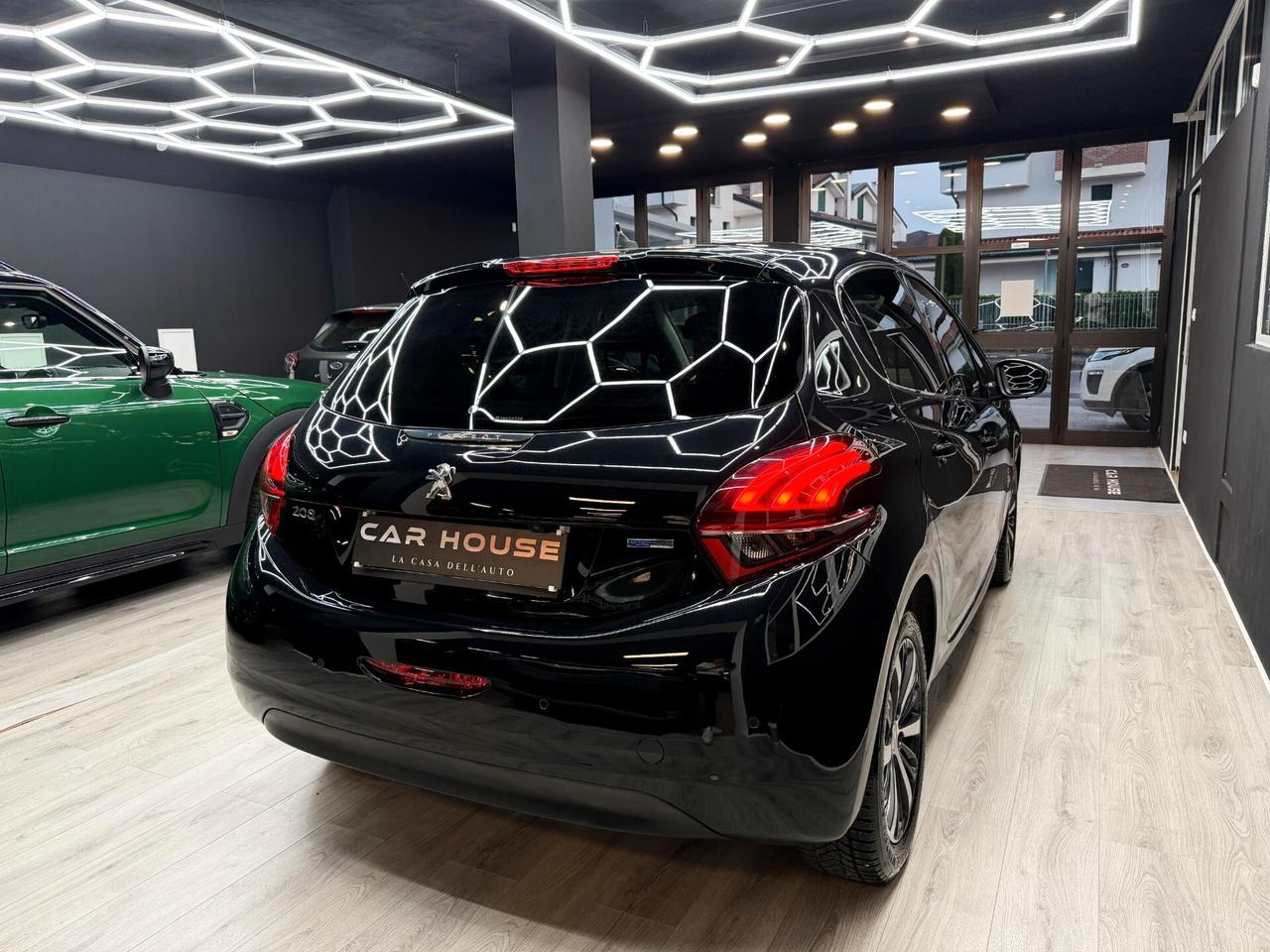 Peugeot 208 1.2 82CV puretech Allure OK NEOPATENTATI