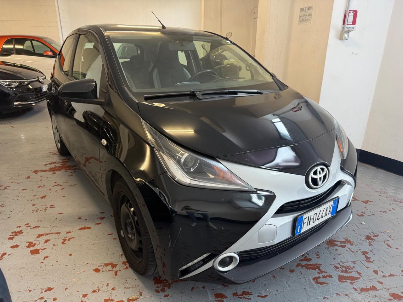Toyota Aygo 1.0 VVT-i 72 CV 5 porte x-trend