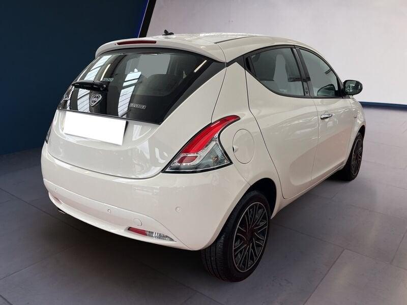 Lancia Ypsilon III 2015 1.0 hybrid Gold s&s 70cv