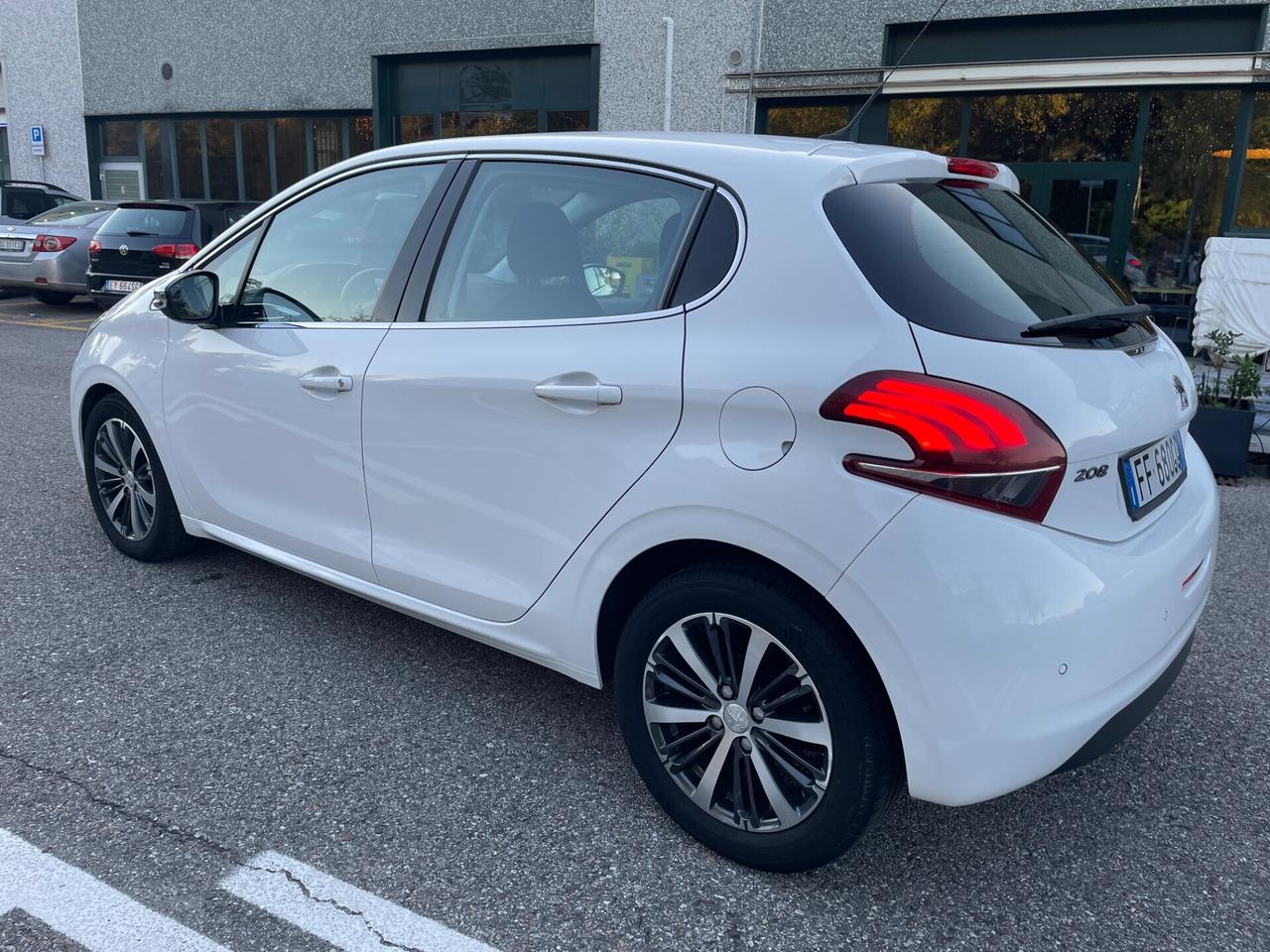 Peugeot 208 BlueHDi 75 5 porte Allure*Navi*Solo 40000km*
