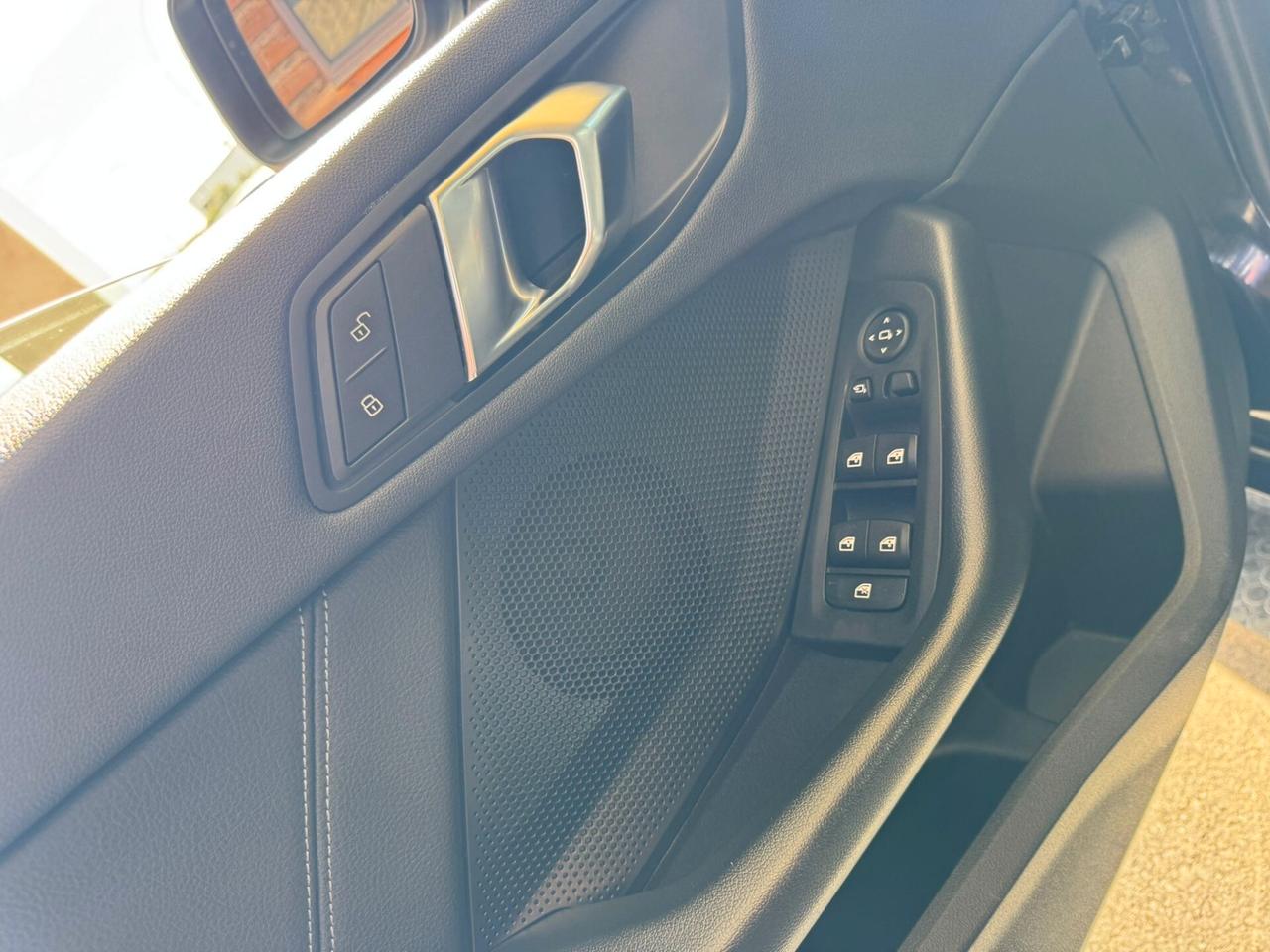 Bmw 118 118d 5p. Business Advantage