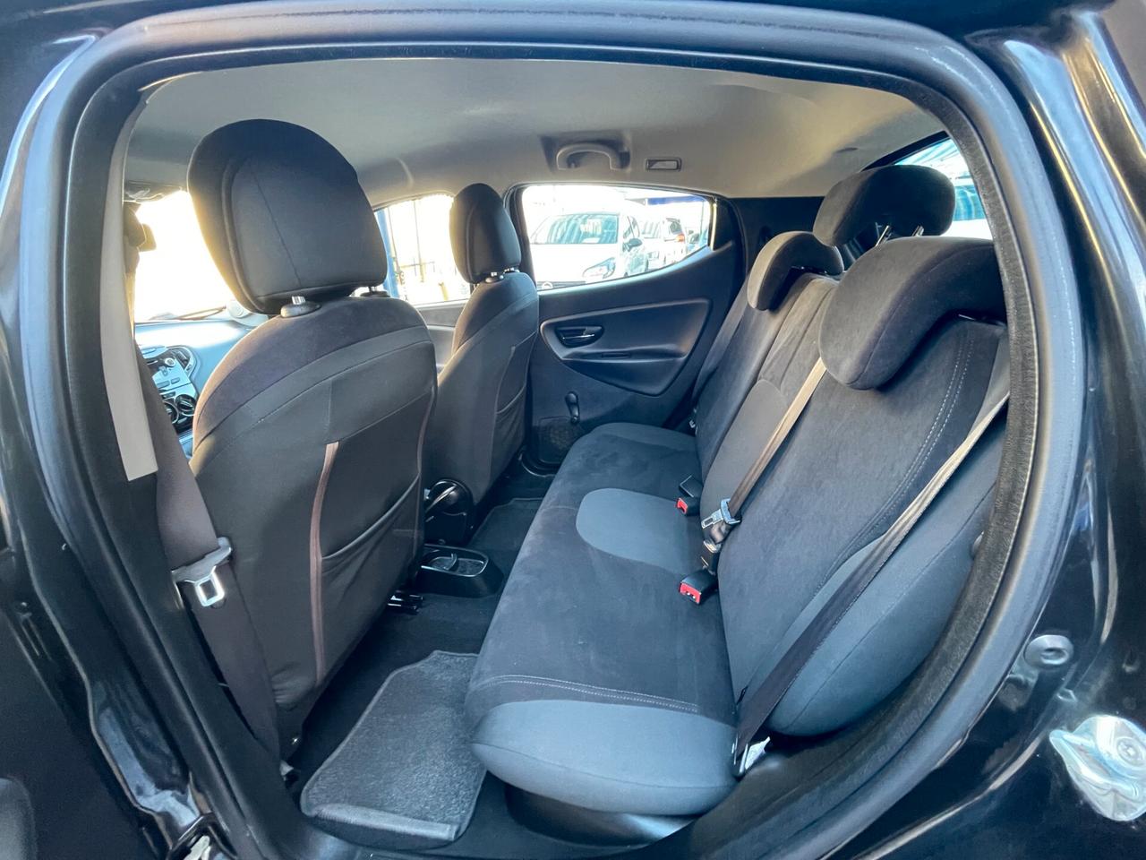 Lancia Ypsilon 1.2 69 CV Platinum EURO 5