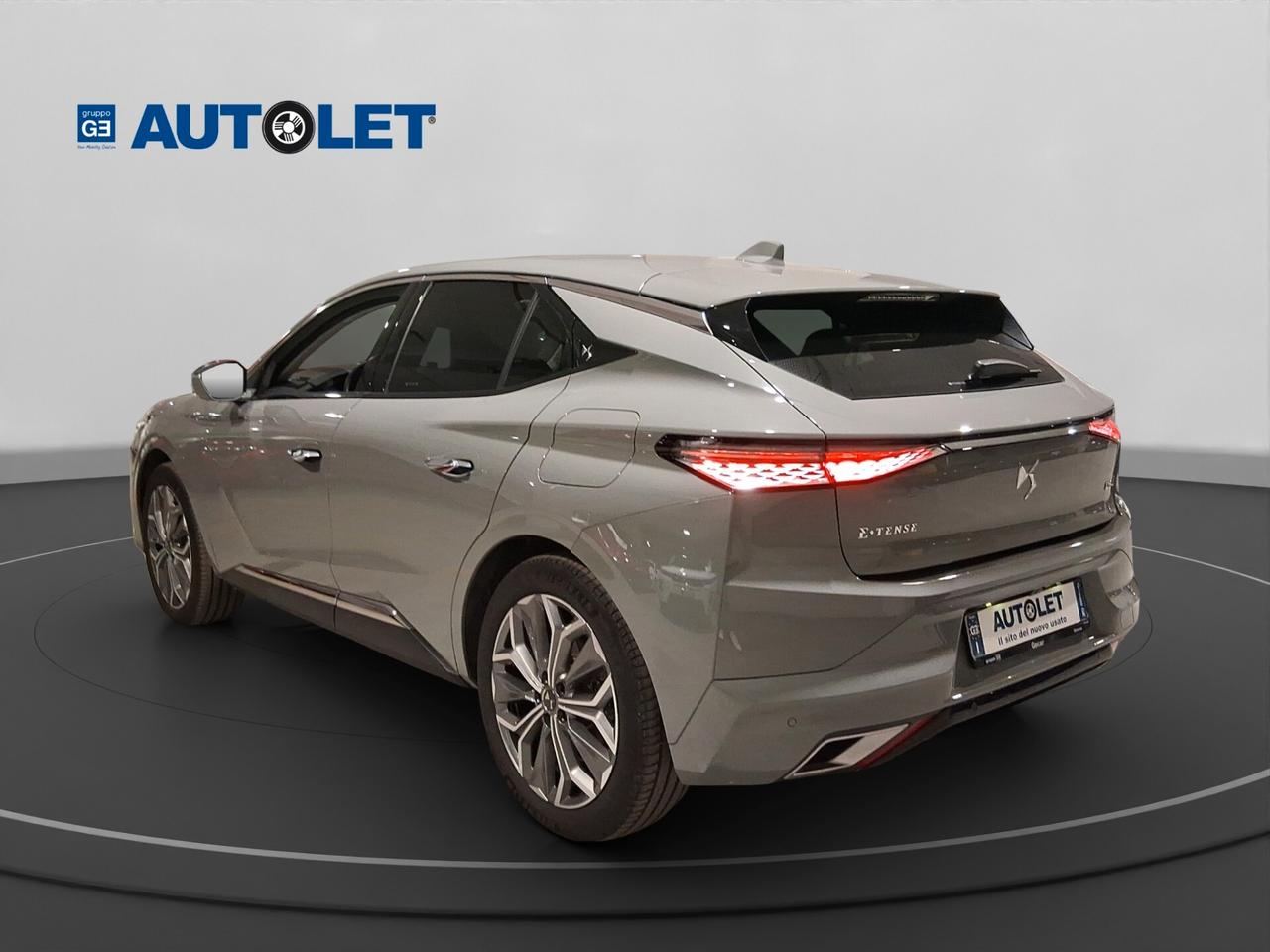 Ds DS4 PLUG IN HYBRID TROCADERO