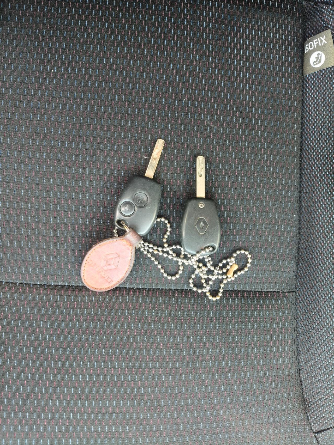 Renault Clio 1.6 5 porte SOLAMENTE 61.000 KM