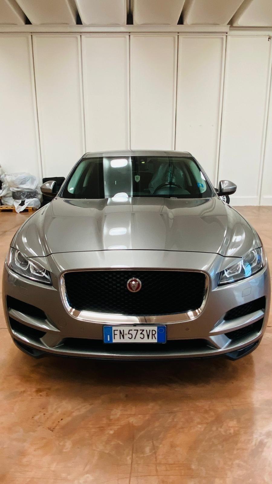 Jaguar F-Pace 2.0 D 180 CV AWD Prestige