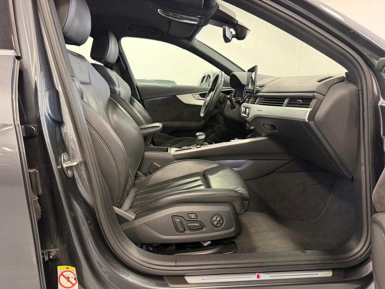 Audi A4 Avant 45 TDI quattro tiptronic S line edition MY21