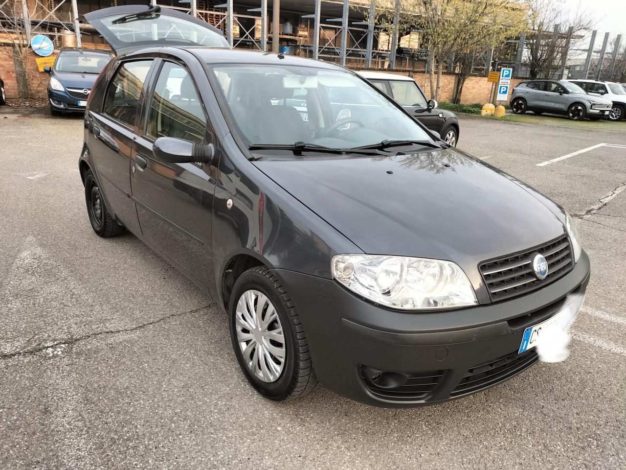 Fiat Punto 1.2i benzina euro 4 OK NEOPATENTATI
