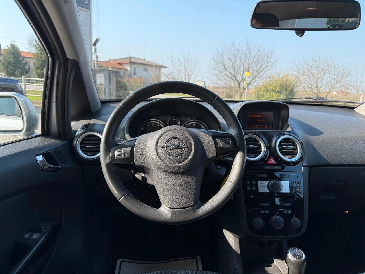 Opel Corsa 1.2 benzina Neopatentati