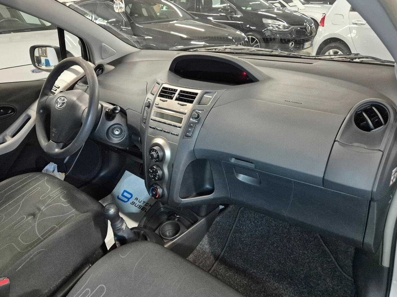 Toyota Yaris 1.0 5 porte Sol
