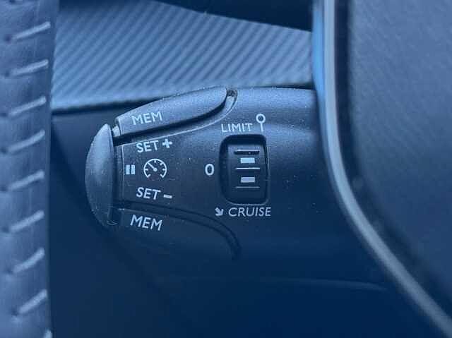 Peugeot 208 1.2 100 CV Allure Pack
