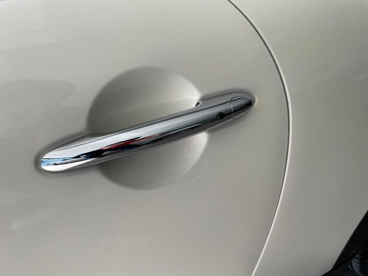 Mini Cooper Hype Cabrio 1.5 Benz 136 cv Automatica