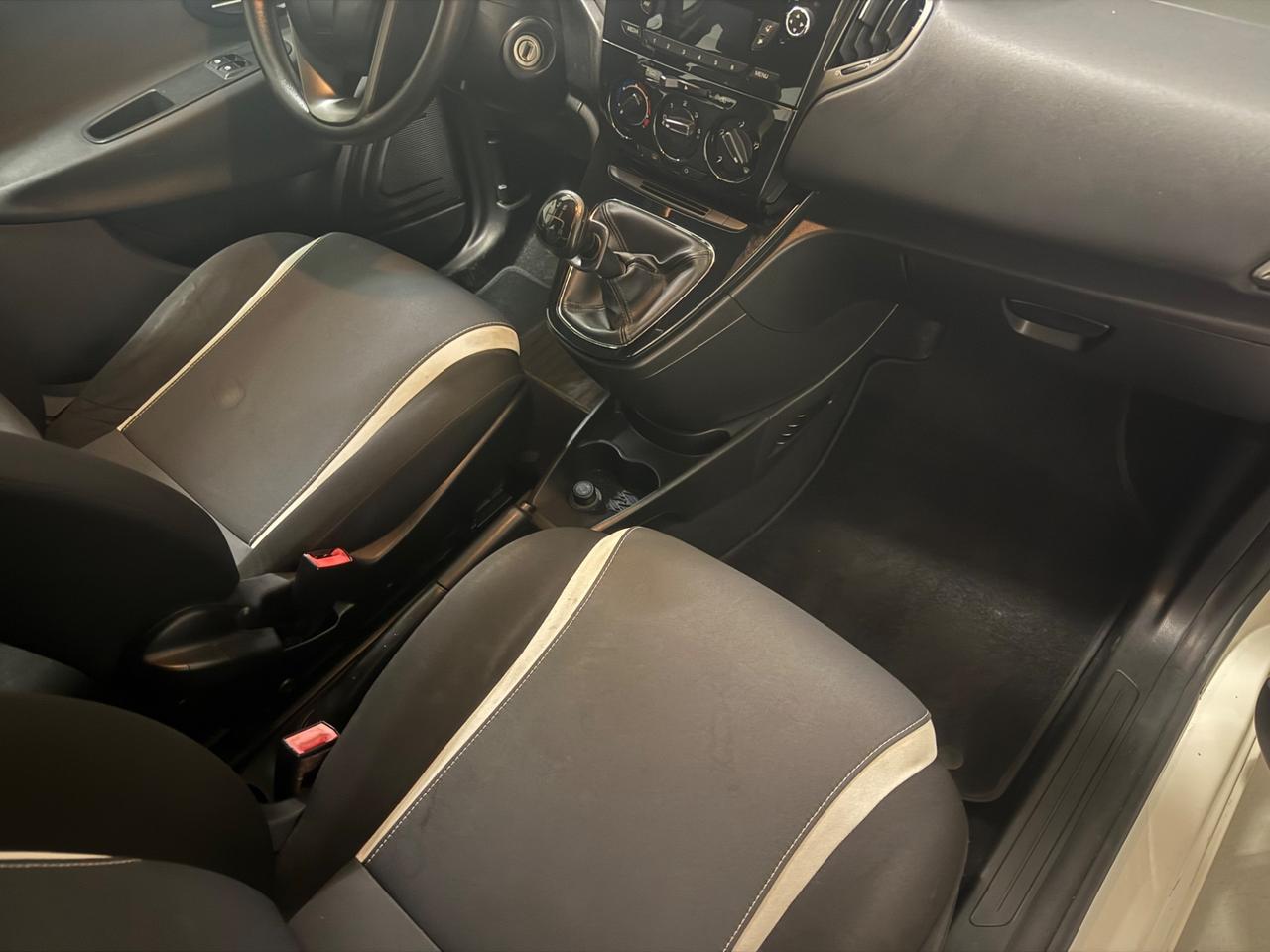 Lancia Ypsilon 1.2 69 CV 5 porte GPL Ecochic Gold