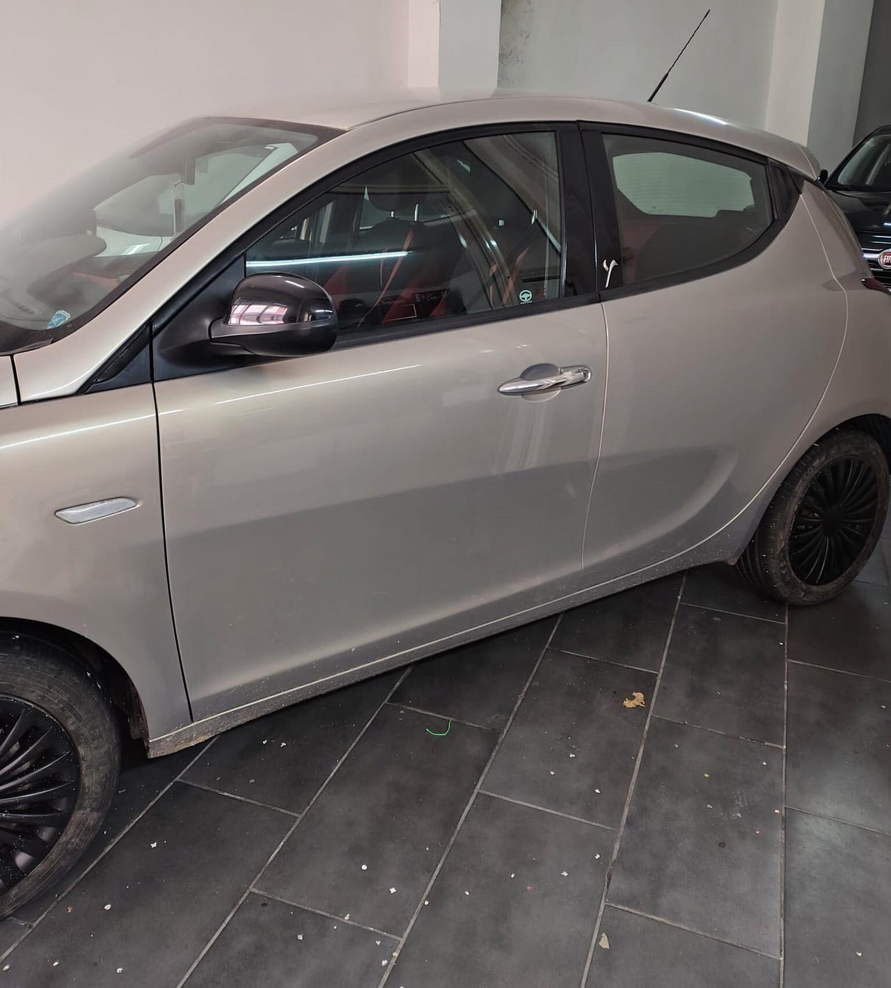 Lancia Ypsilon 1.2 69 CV 5 porte GPL Ecochic Gold