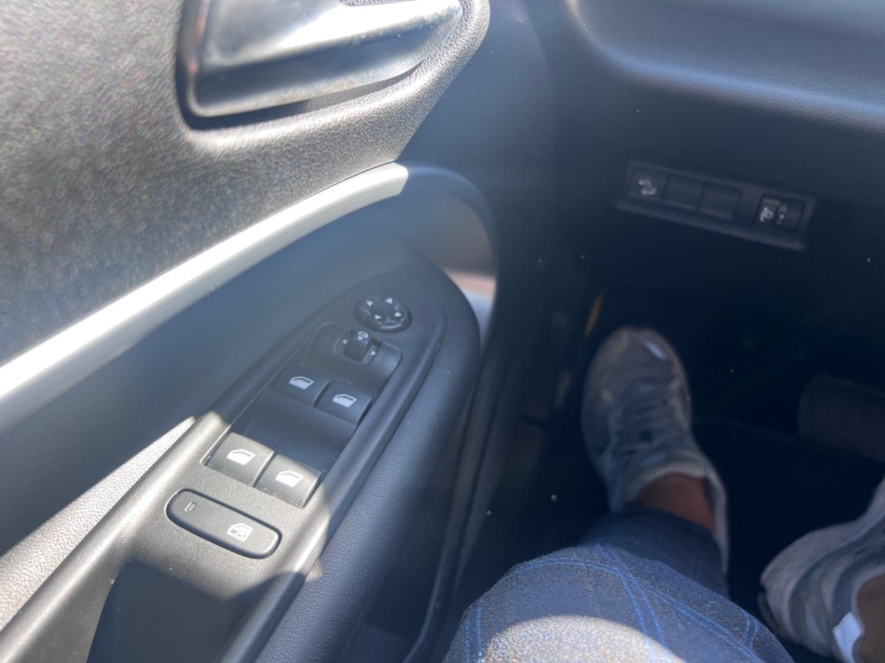 Jeep Avenger 1.2 Turbo 100 CV MHEV Summit