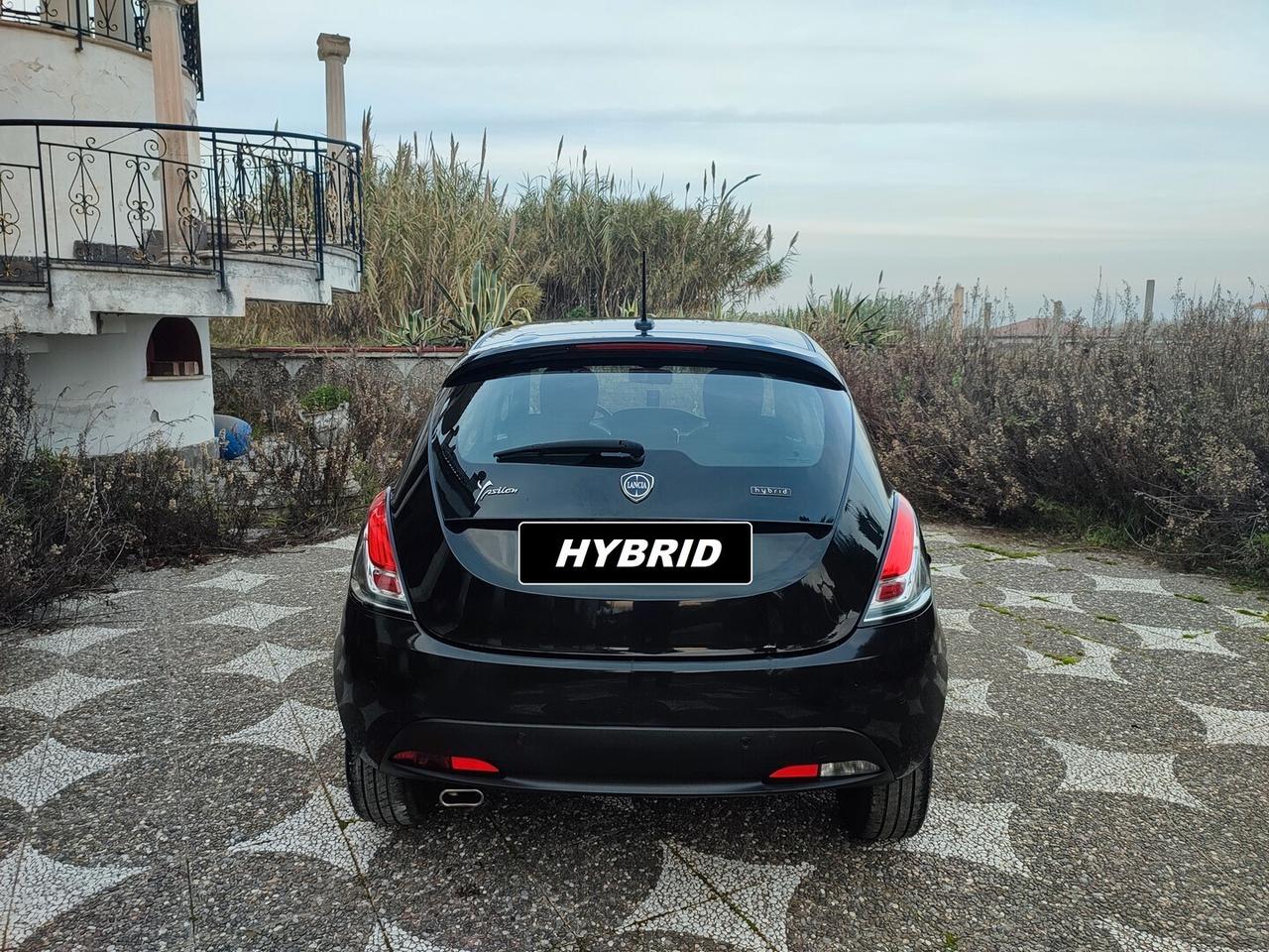 Lancia Ypsilon GOLD HYBRID 1.0 FIREFLY 70 CV S&S 6 MARCE CARPLAY