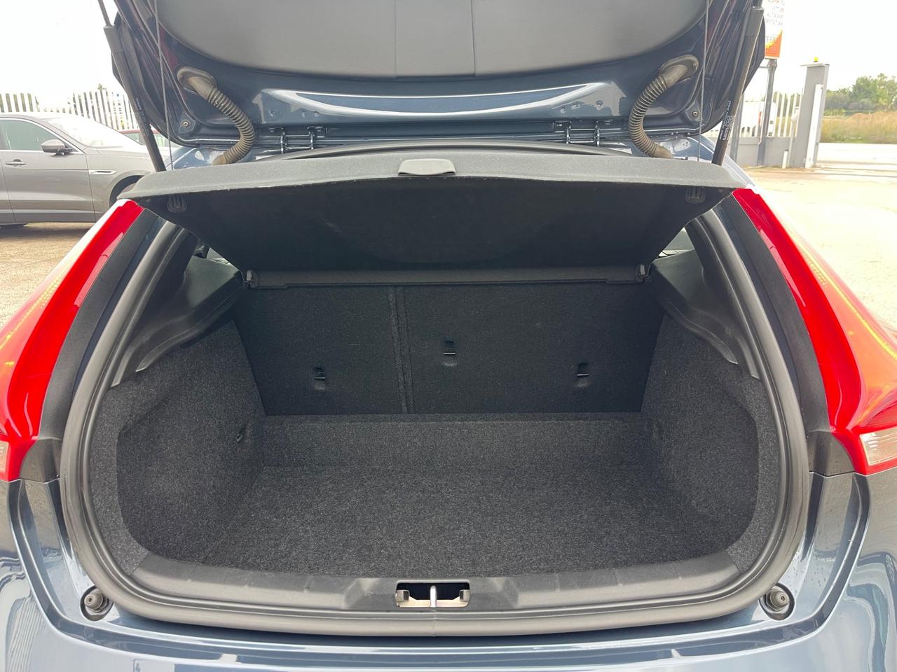 VOLVO V40 2.0D D2 120CV MANUALE FULL NAVI MY16