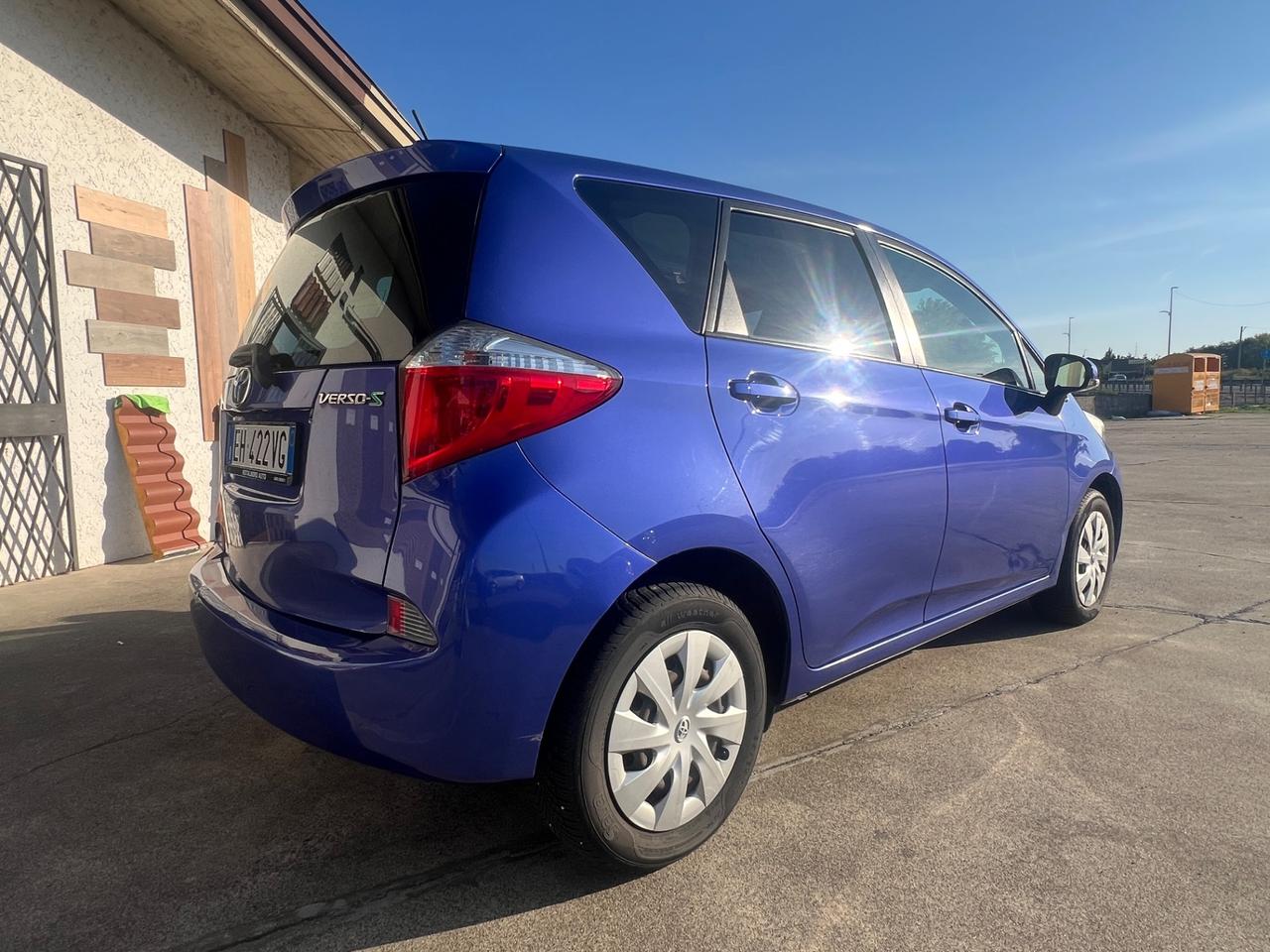 Toyota Verso-S 1.3 MT STYLE
