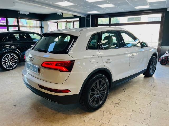 Audi Q5 30 2.0 tdi mhev Business 136cv s-tronic