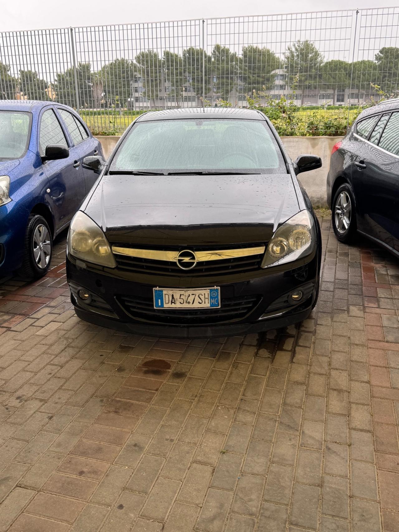 Opel Astra GTC 1.9 16V CDTI 150CV 3 porte Cosmo