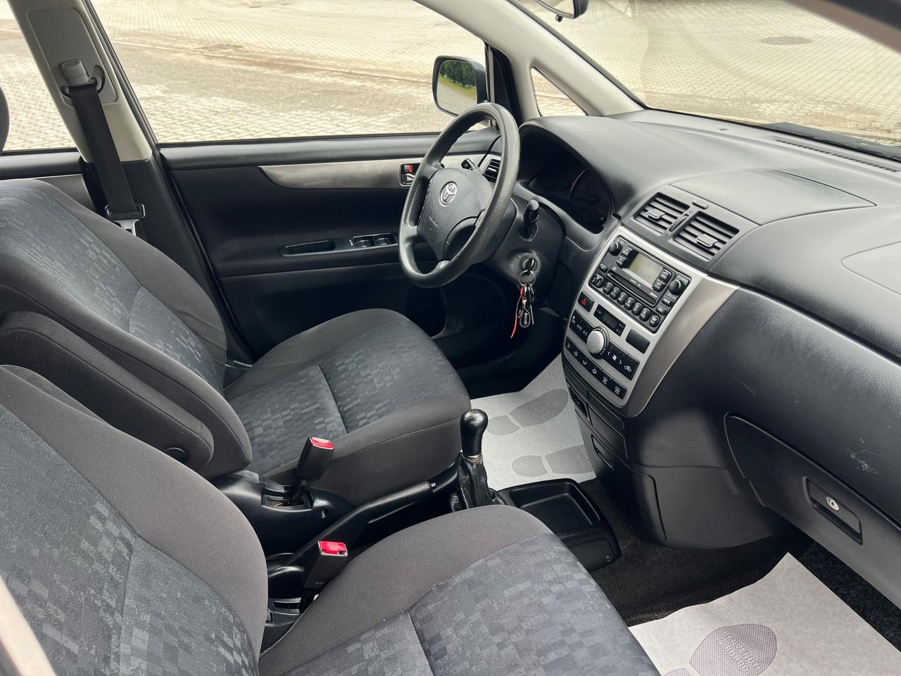 Toyota Avensis 2.0 D-4D 16V Station Wagon
