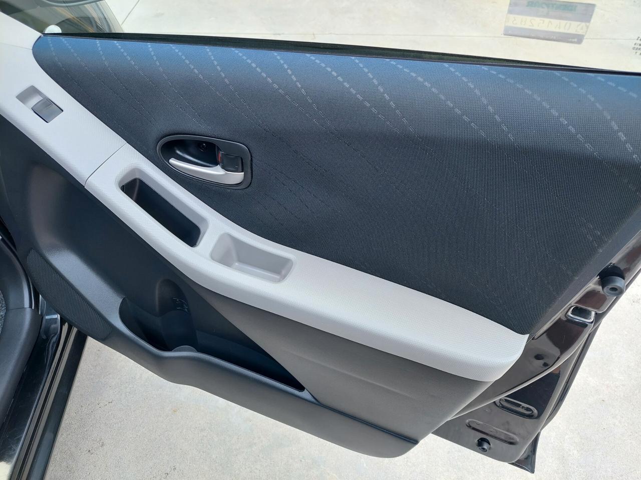 Toyota Yaris 1.4 D-4D 5 porte Sol PERFETTA