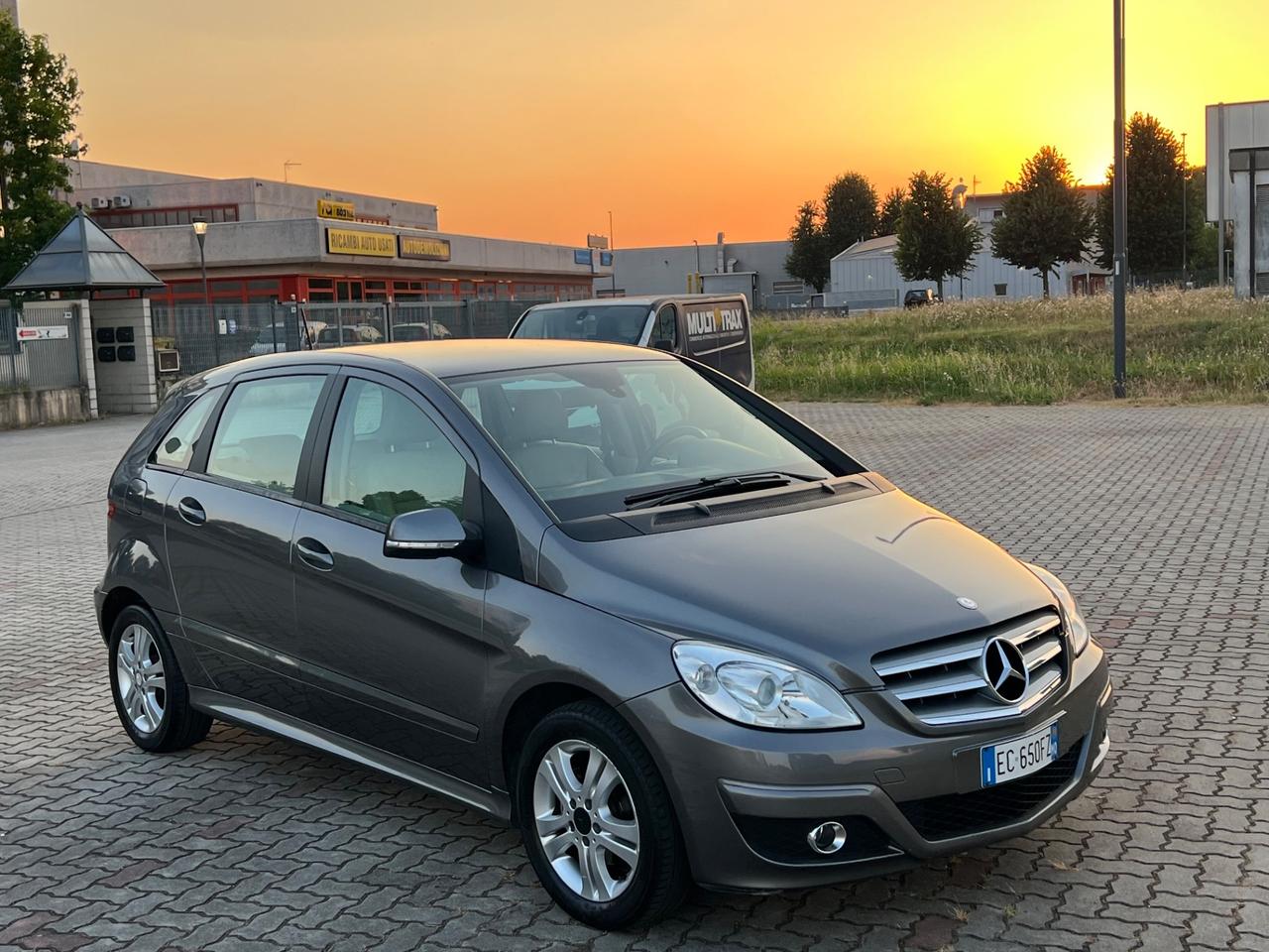 Mercedes-benz B 180 B 180 AUTOMATIC Executive