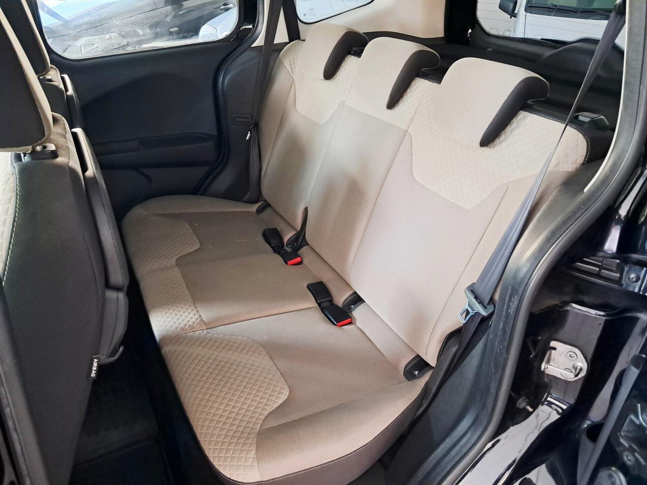 Ford Tourneo Courier 1.5 TDCI 75 CV