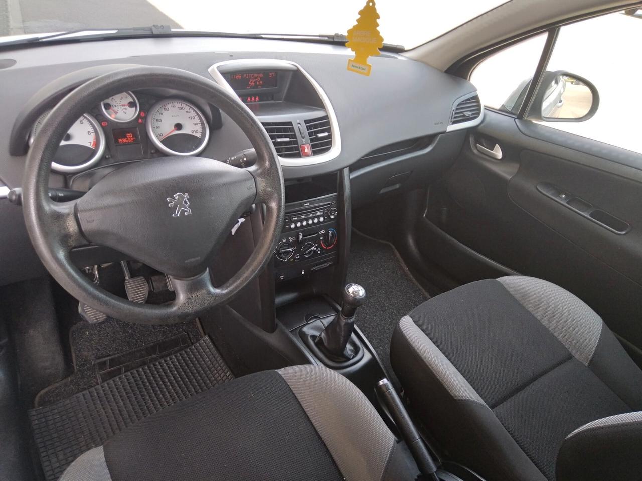 Peugeot 207 1.4 8V 75CV 3p. X Line x neopatentati