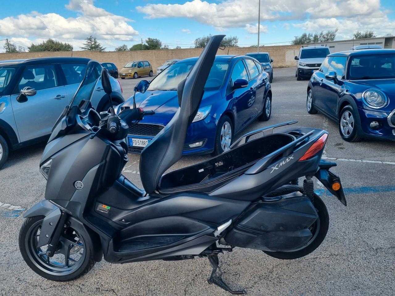 Yamaha X-Max 300