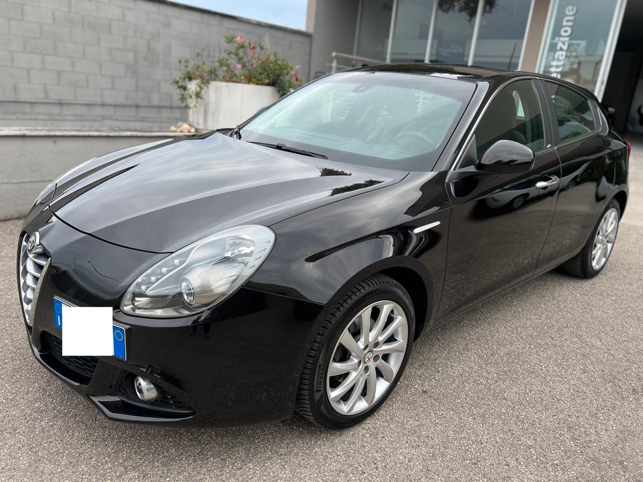 Alfa Romeo Giulietta 1.6 jtdm Distinctive 120cv PDC/CLIMA/TEL/17; PERFETTA!!