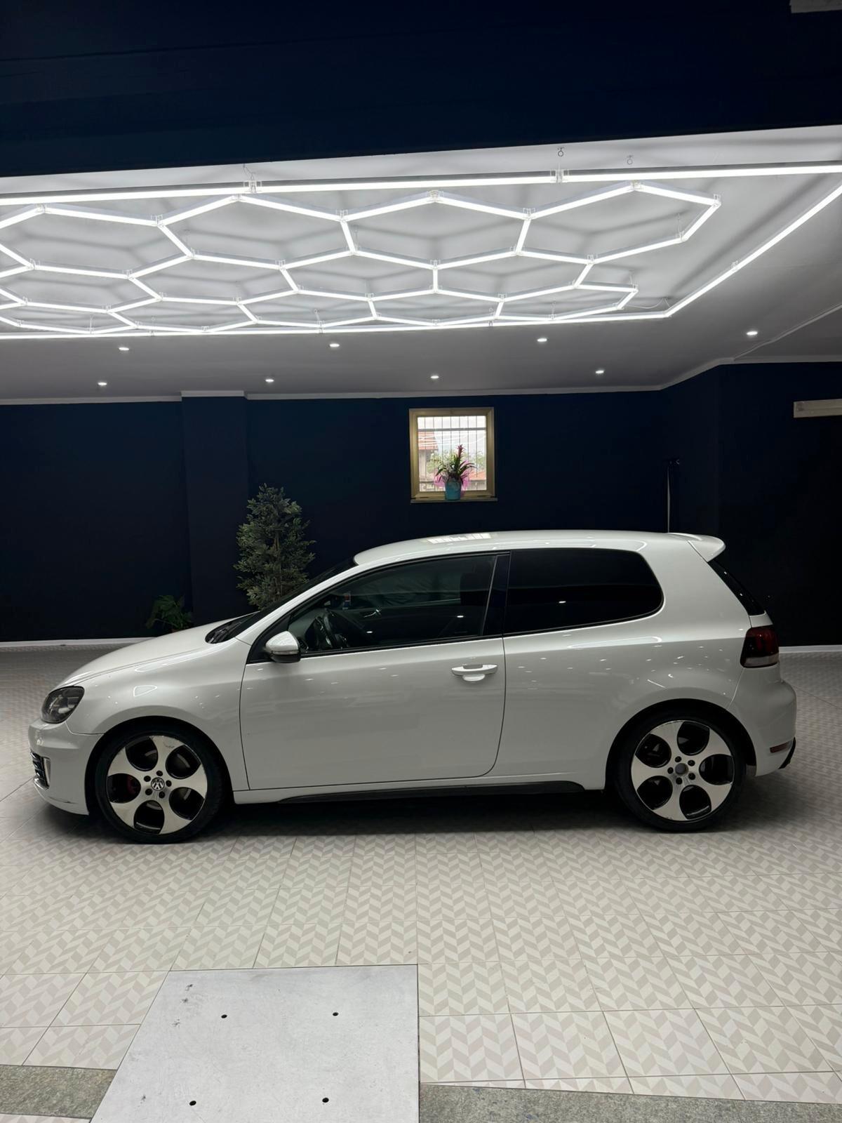 Volkswagen Golf GTI Golf 2.0 TSI DSG 3p. GTI