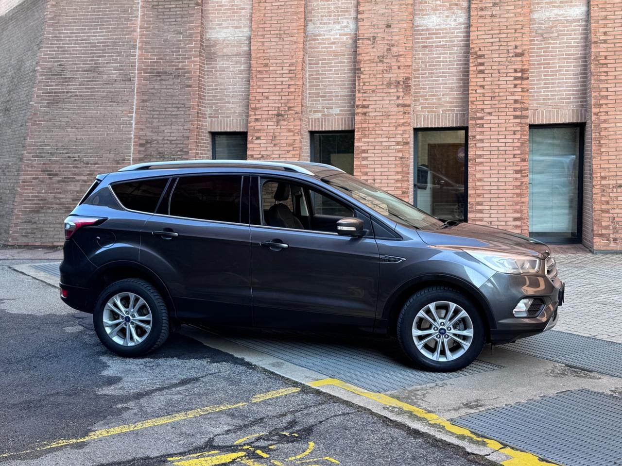 Ford Kuga 1.5 TDCI 120 CV S&S 2WD ST-Line