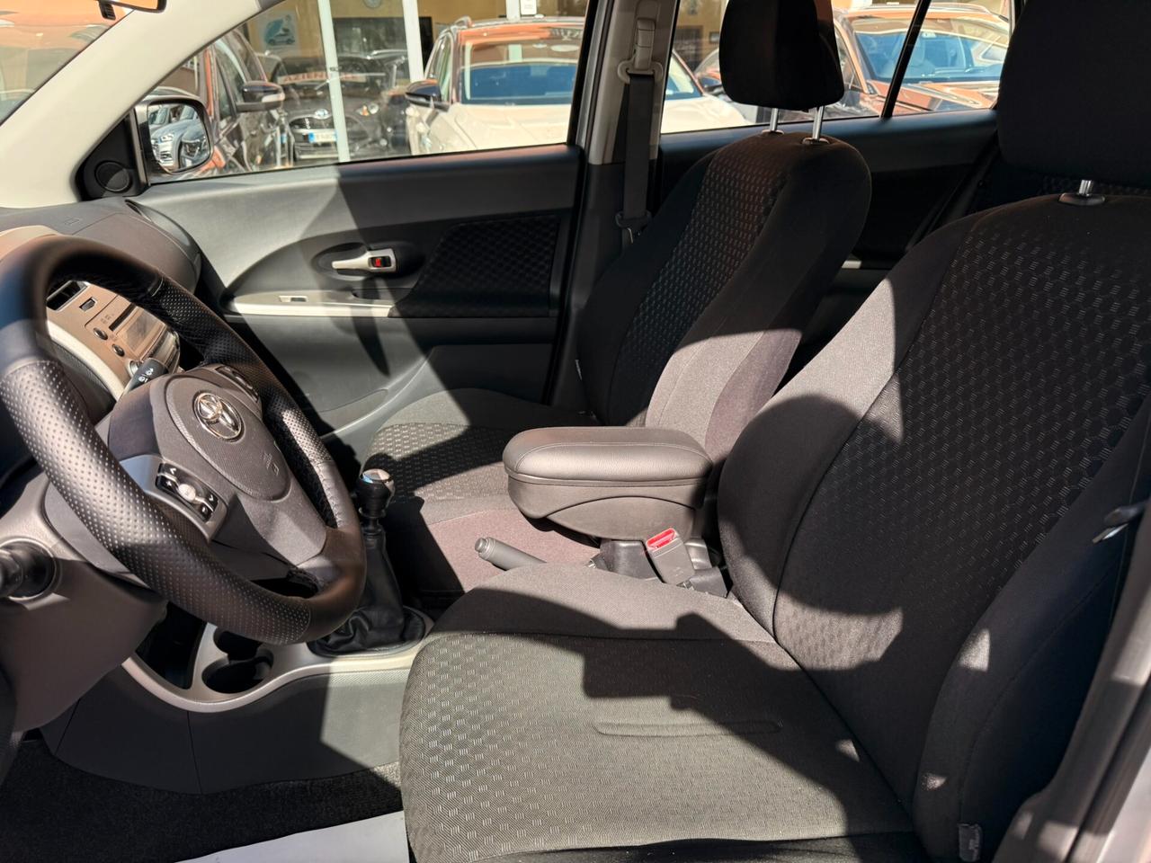 Toyota Urban Cruiser 1.3 Benz. 100CV Luxury - 2010