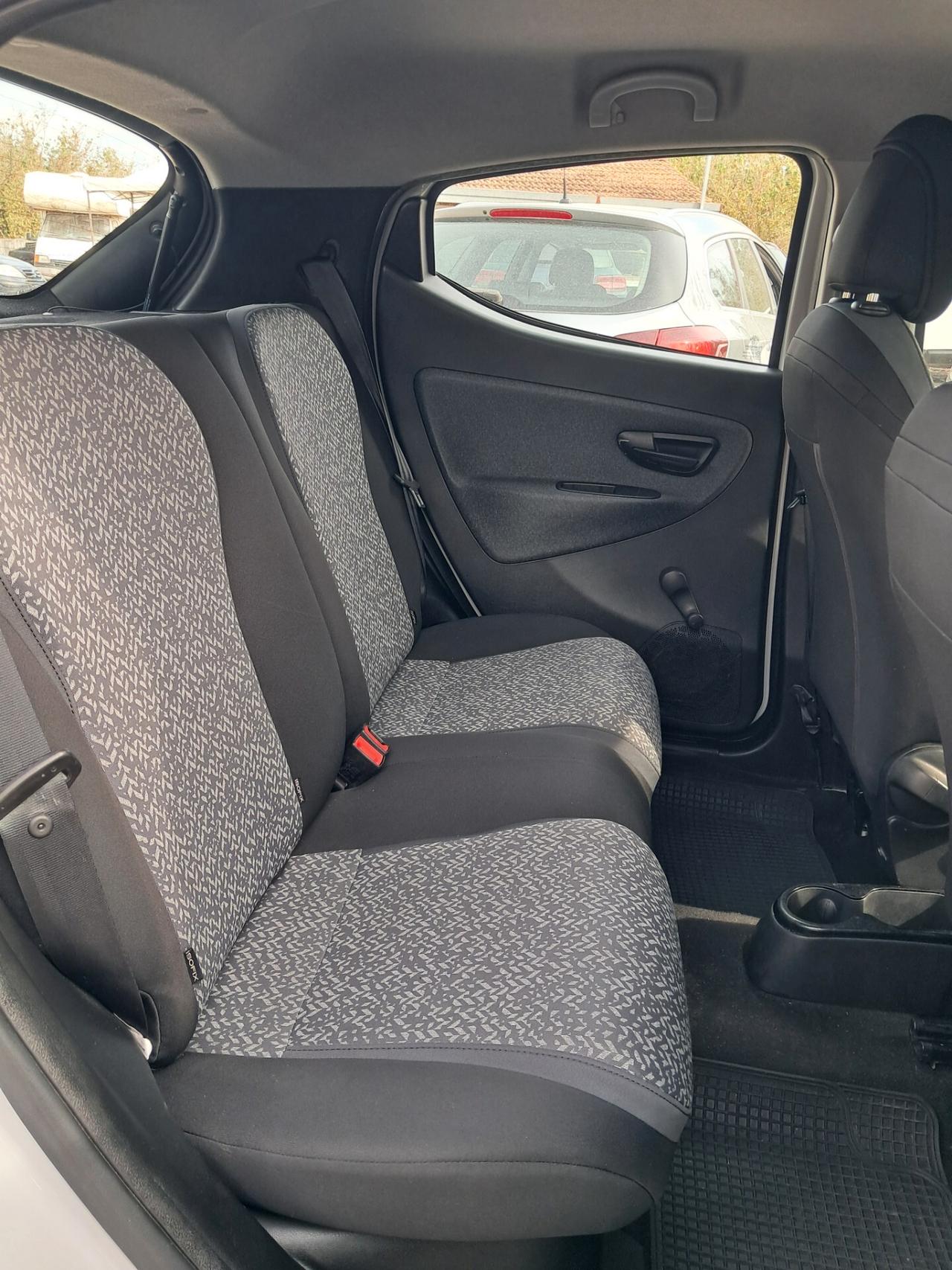 Lancia Ypsilon 1.2 69 CV solo 94.000km