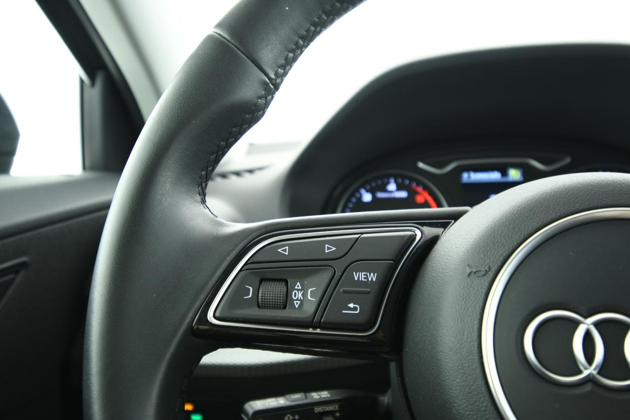 AUDI Q2 30 2.0 tdi Business s-tronic NEOPATENTATI+CAMERA+ACC