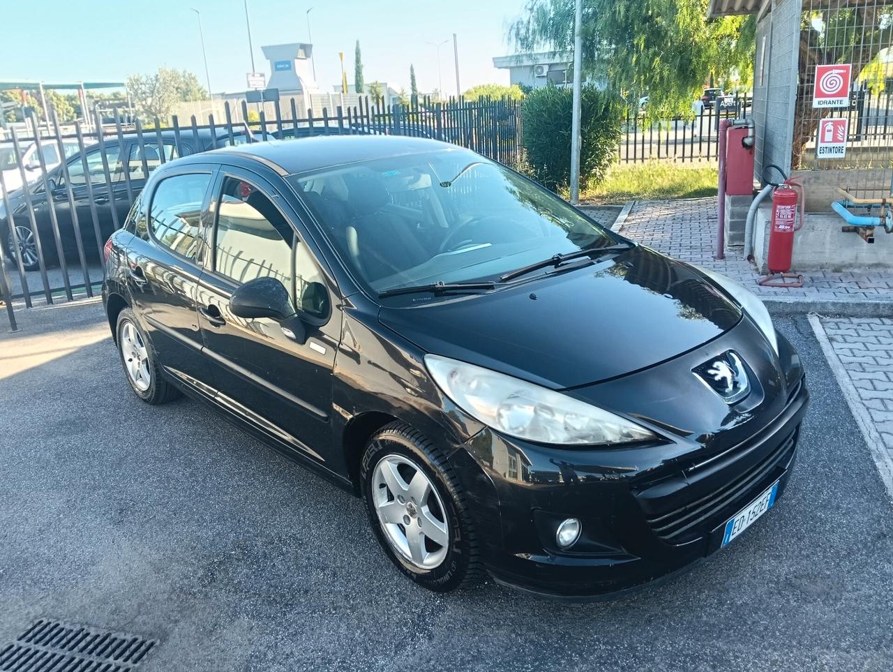 Peugeot 207 1.4 Marciante / Motore da rivedere consumo d'olio
