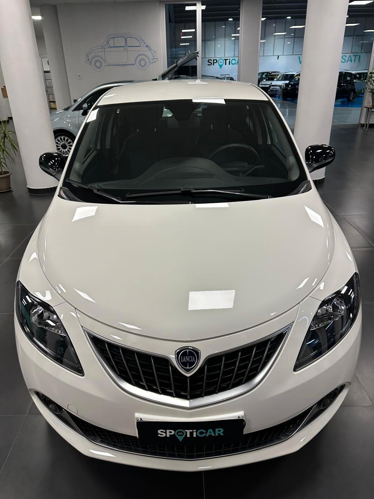 Lancia Ypsilon 2024 km 0 aziend PLATINO