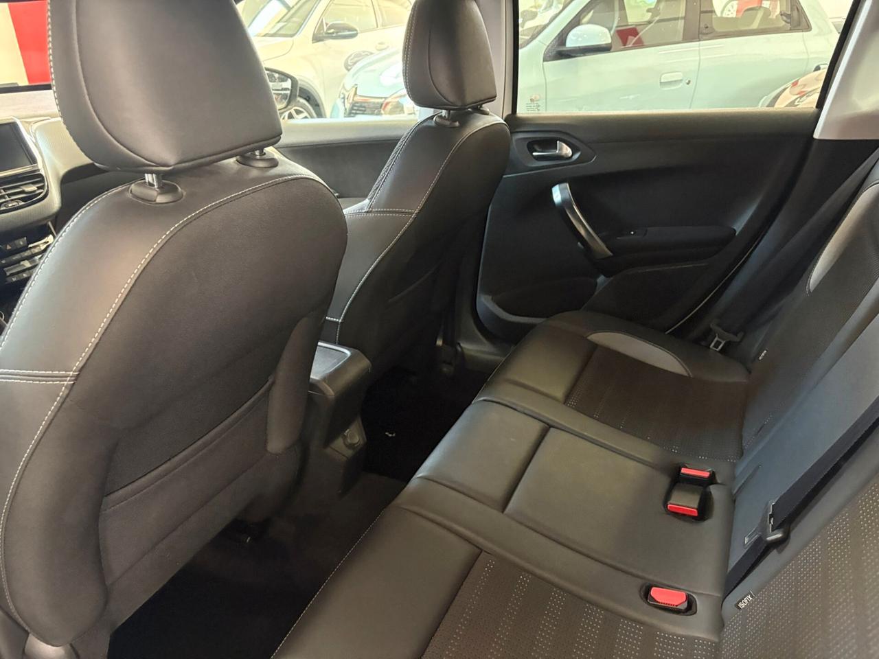 Peugeot 2008 BlueHDi 100 Allure PROMO