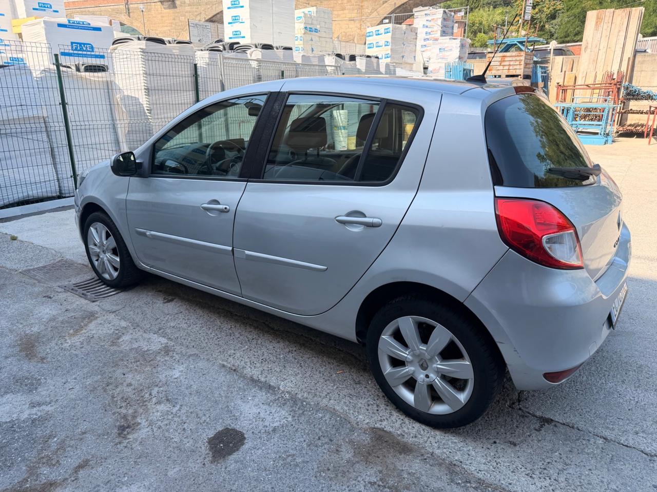 RENAULT CLIO 1.2 NEOPATENTATI KM 70 MILA !!!