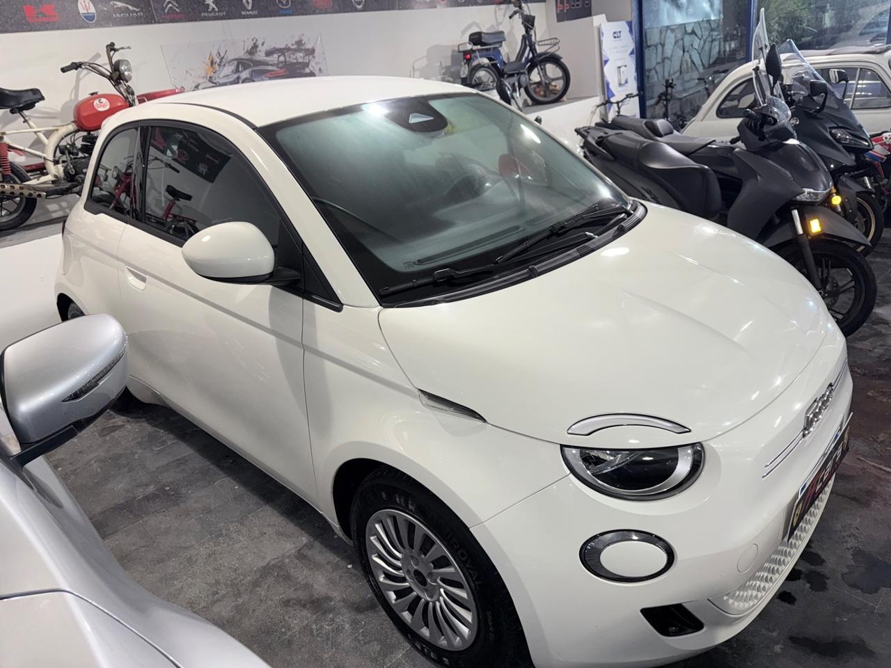 Fiat 500 500e Berlina 42 kWh