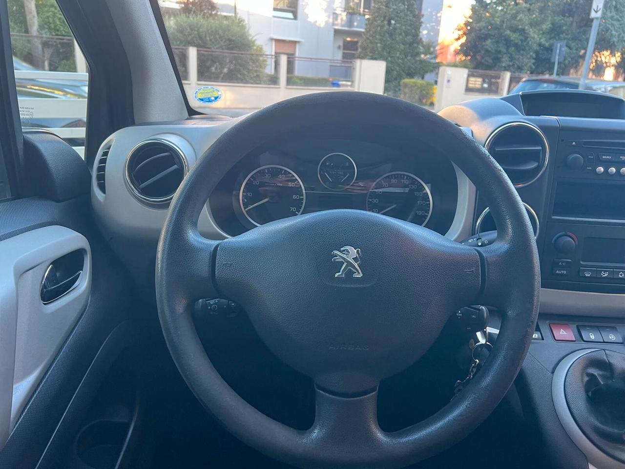 PEUGEOT PARTNER TEPEE 1.6 HDi 92cv OUTDOOR NEOPAT