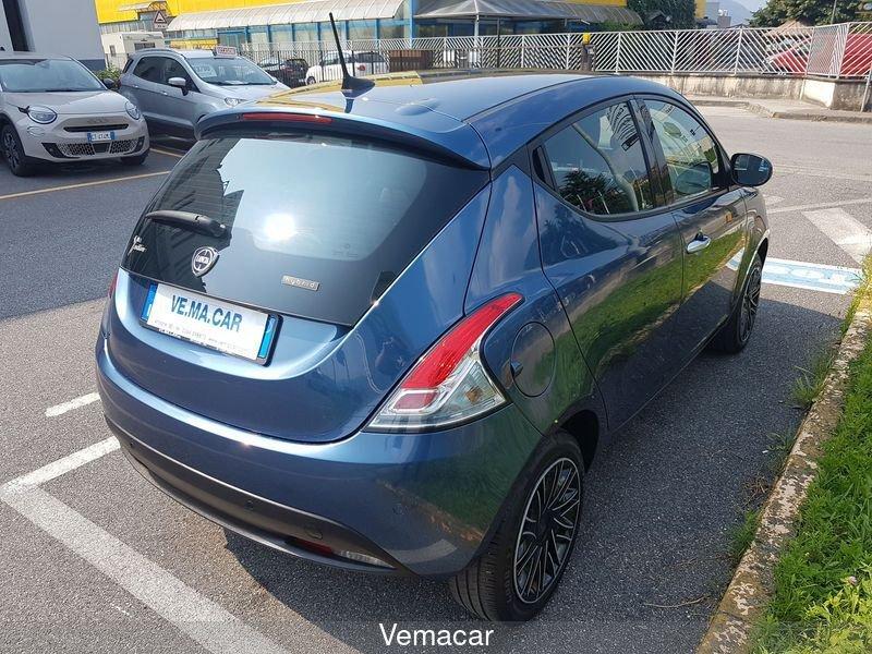 Lancia Ypsilon 1.0 FireFly 5 porte S&S Hybrid Gold