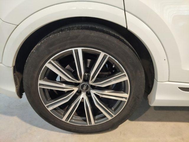 AUDI Q8 45 TDI quattro tiptronic Sport
