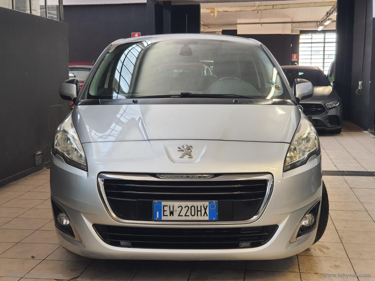 PEUGEOT 5008 1.6 HDi 115 CV Allure 7 POSTI