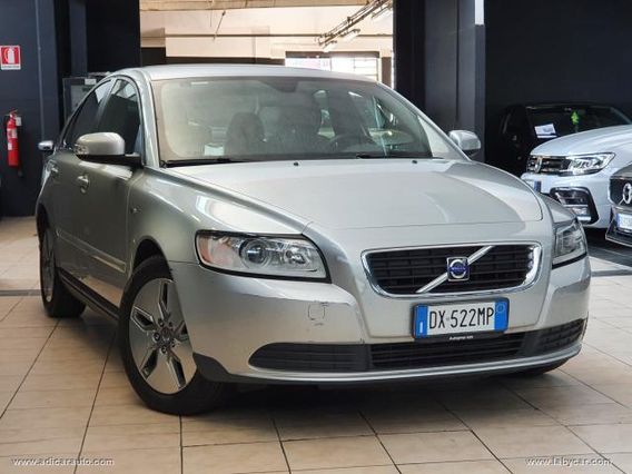 VOLVO S40 1.6 D Momentum