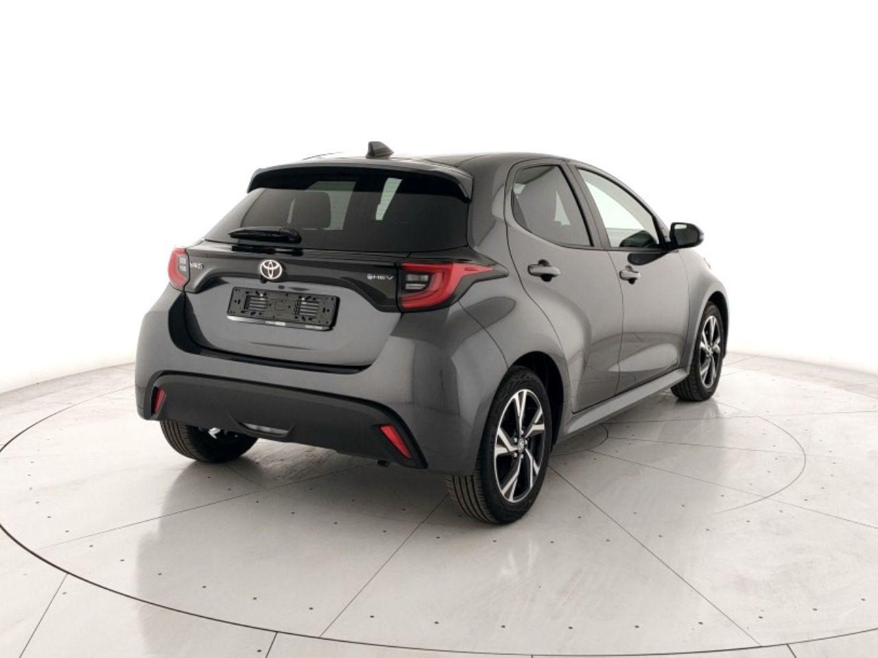 TOYOTA Yaris 1.5h Trend