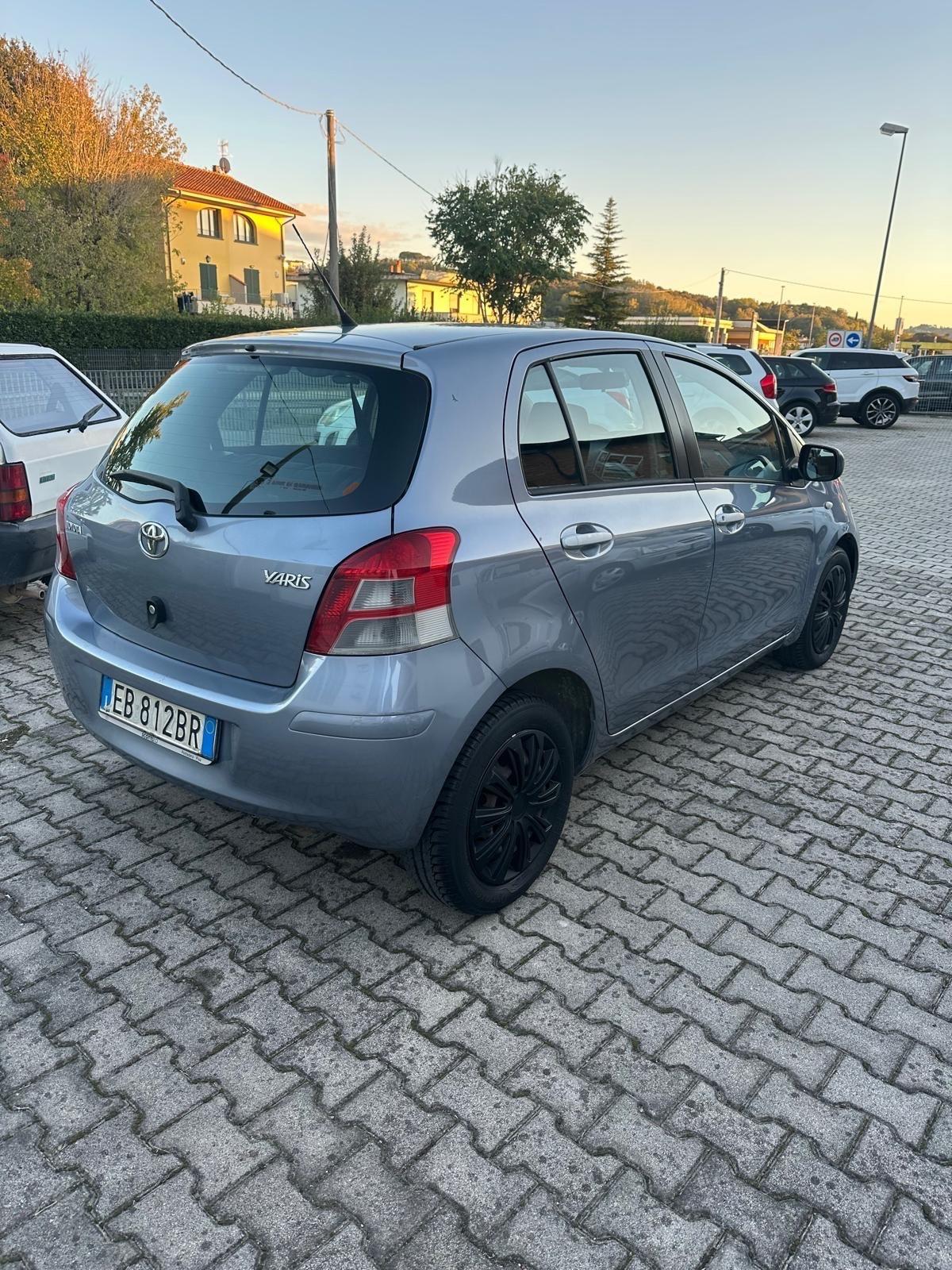 Toyota Yaris 1.4 D-4D DPF 5 porte Sol