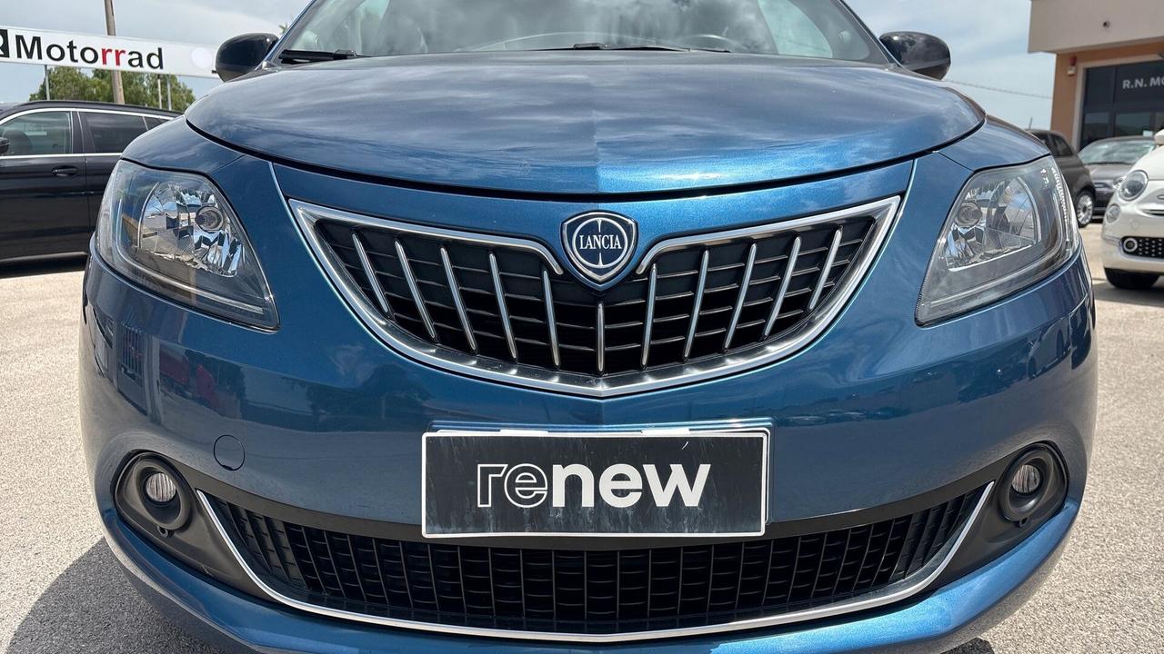 Lancia Ypsilon 1.0 FireFly 5 porte S&S Hybrid Silver