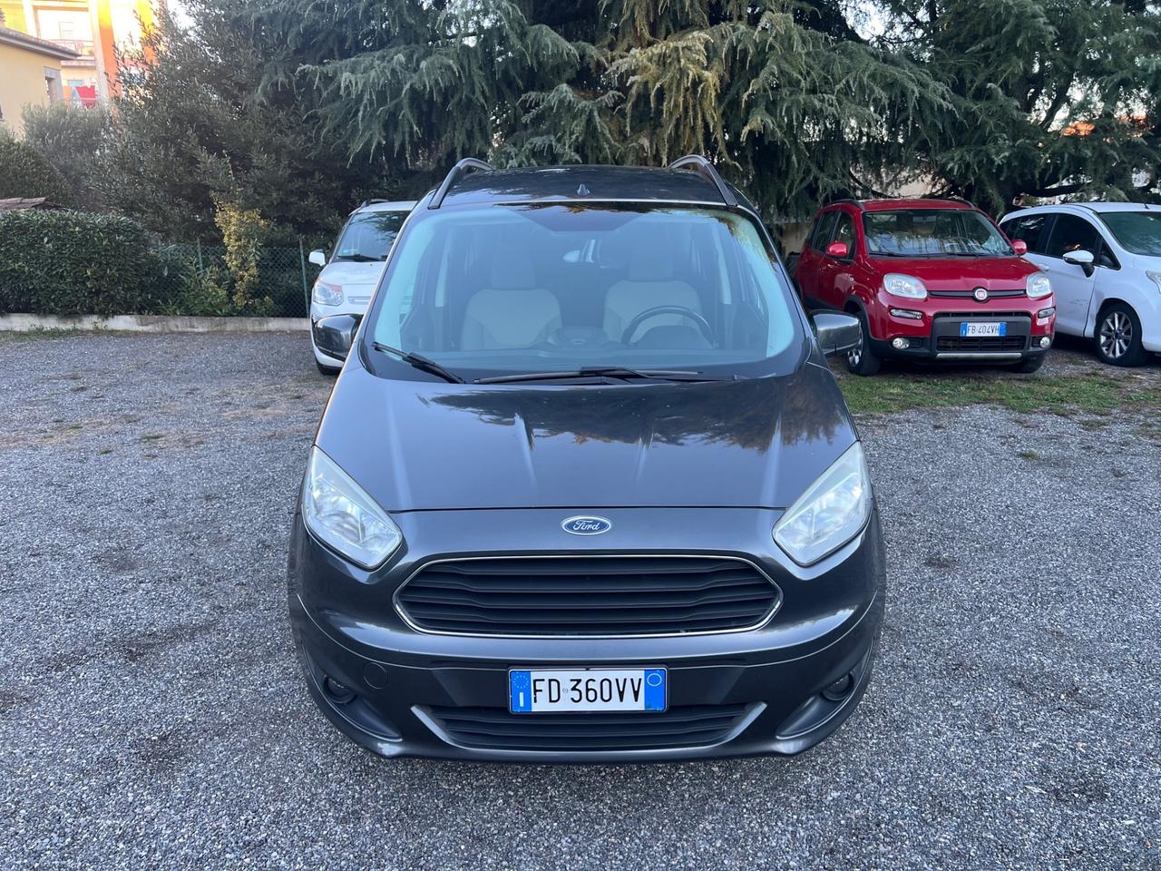 Ford Tourneo Courier 1.5 TDCI 95 CV Titanium